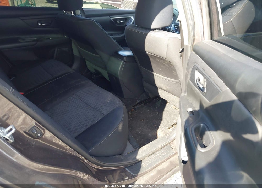 2017 NISSAN ALTIMA VIN: 1N4AL3AP9HN322827