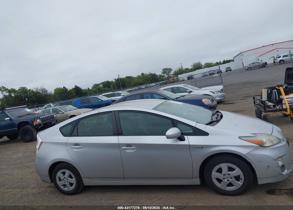 2011 TOYOTA PRIUS TWO VIN: JTDKN3DU7B5291529
