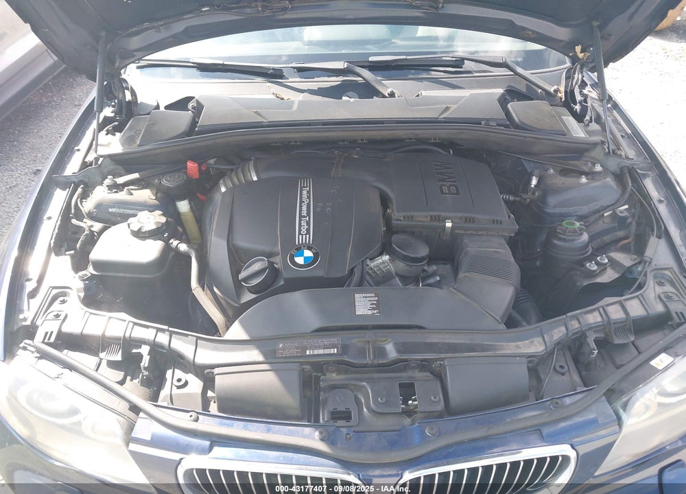 2011 BMW 1 SERIES VIN: WBAUN7C56BVM25423