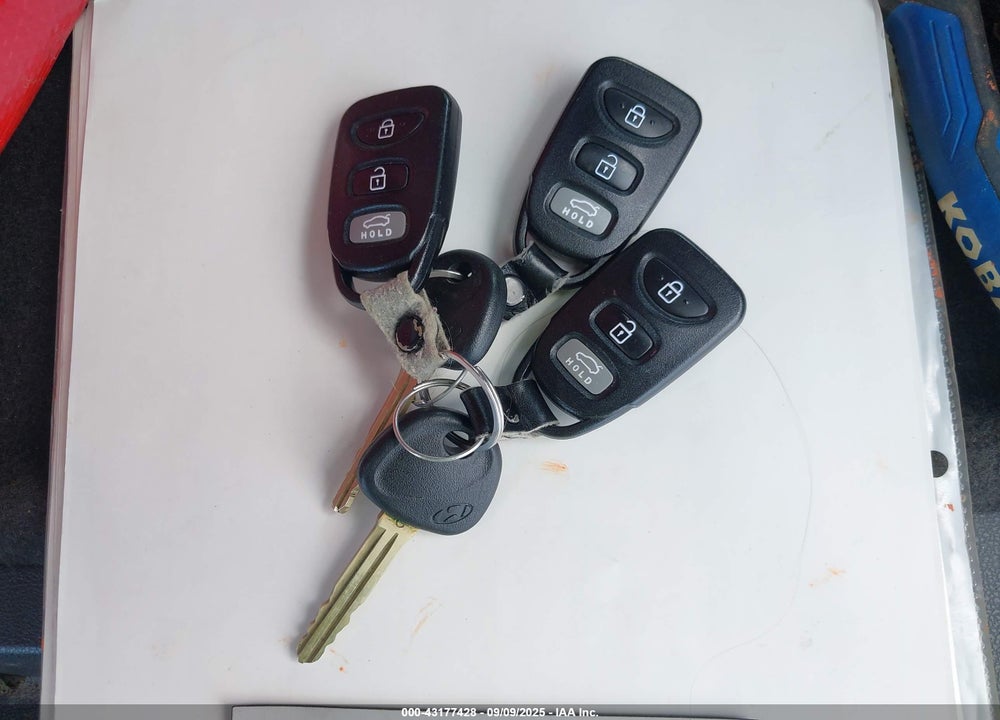 2015 HYUNDAI ELANTRA VIN: 5NPDH4AE9FH556475