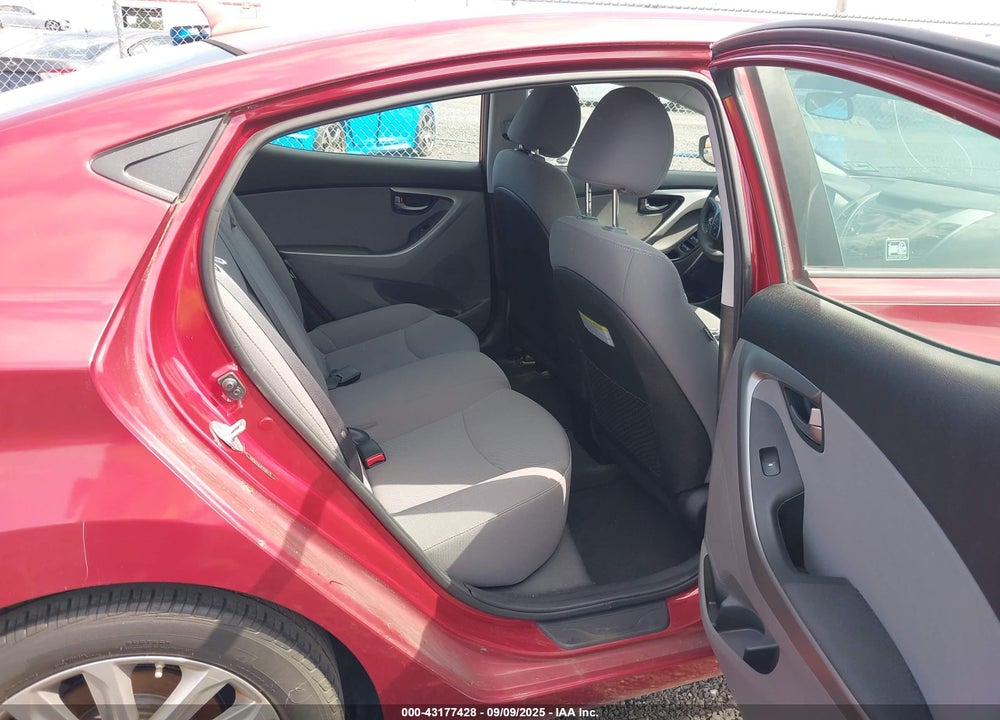 2015 HYUNDAI ELANTRA VIN: 5NPDH4AE9FH556475