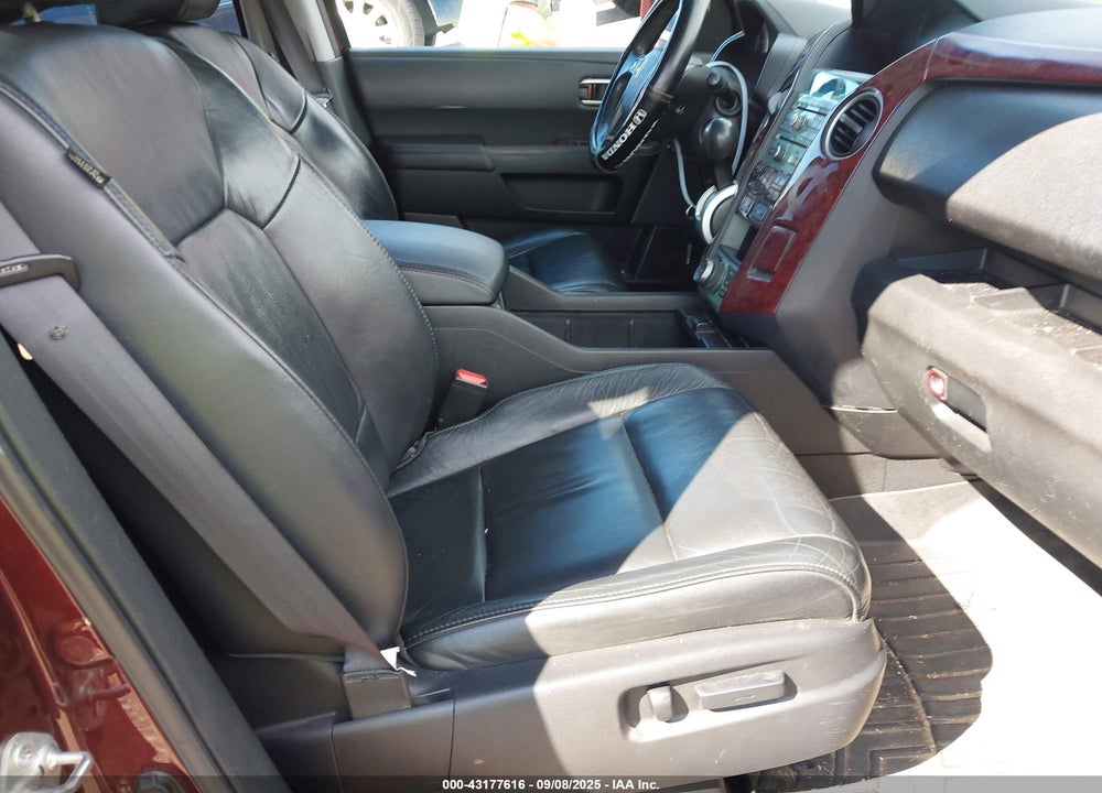 2011 HONDA PILOT VIN: 5FNYF4H90BB031281