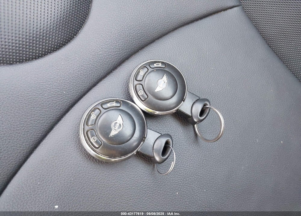 2013 MINI HARDTOP VIN: WMWSV3C54DT393845