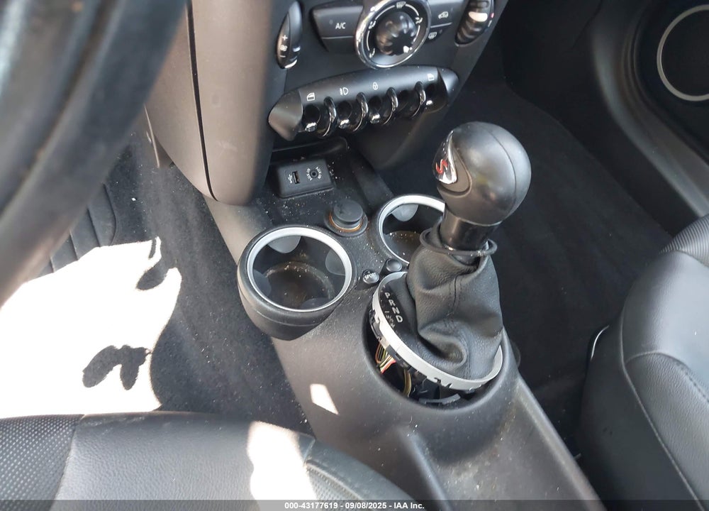 2013 MINI HARDTOP VIN: WMWSV3C54DT393845