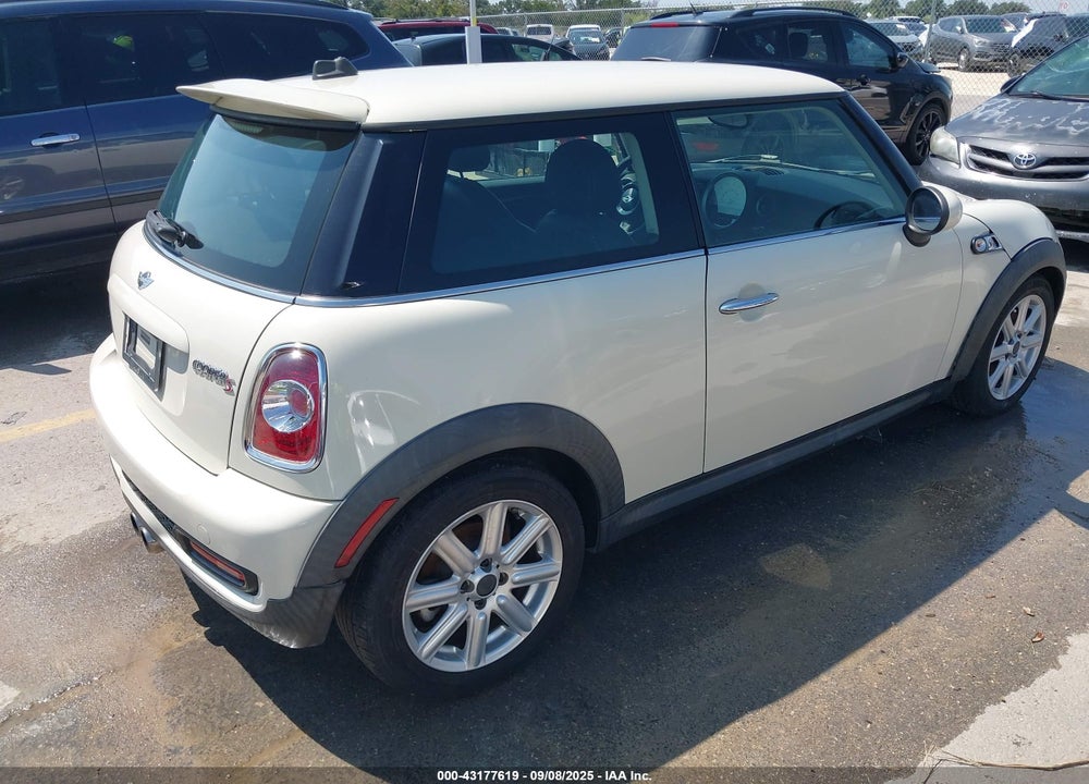2013 MINI HARDTOP VIN: WMWSV3C54DT393845
