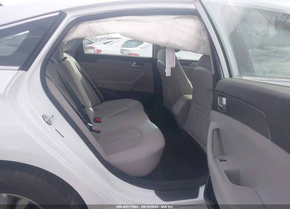 2016 HYUNDAI SONATA VIN: 5NPE24AF0GH419215