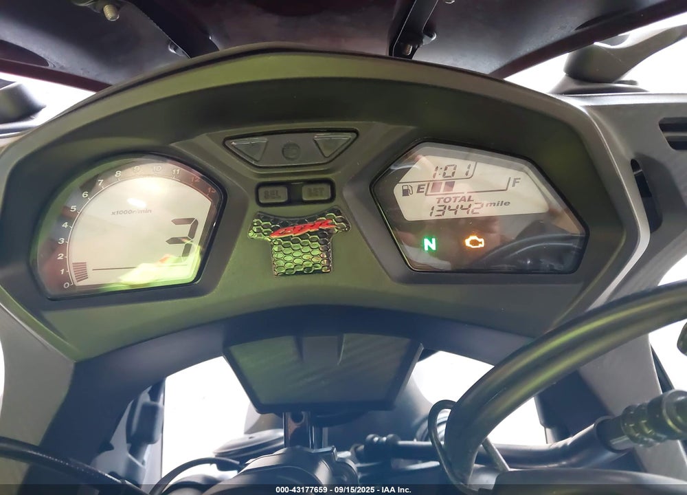 2016 HONDA CBR650 F VIN: MLHRC7407G5200448