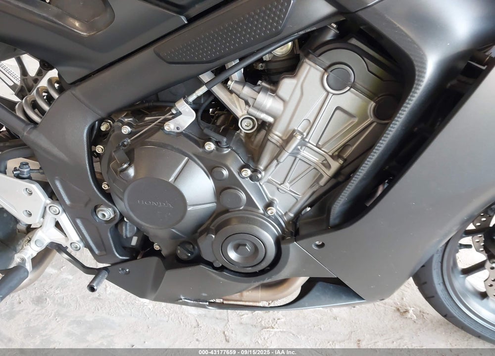 2016 HONDA CBR650 F VIN: MLHRC7407G5200448