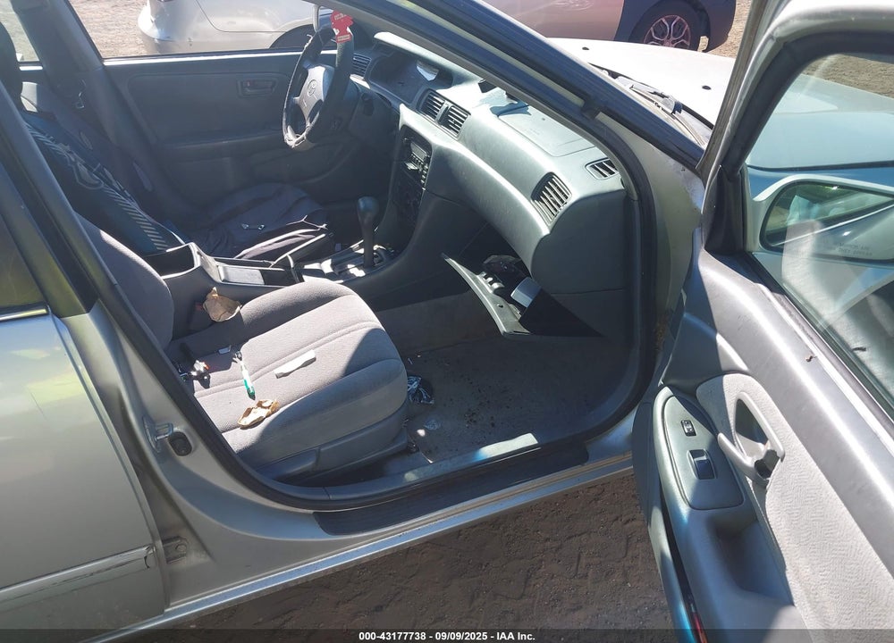 2001 TOYOTA CAMRY CE VIN: 4T1BG22K61U086001