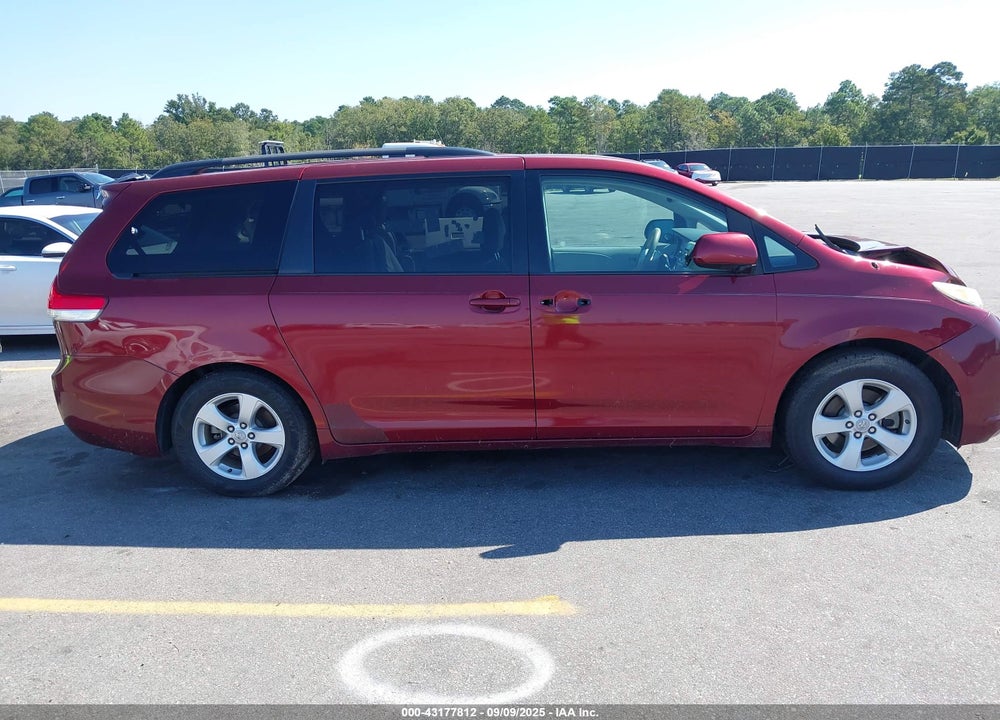 2011 TOYOTA SIENNA VIN: 5TDKK3DC1BS069403
