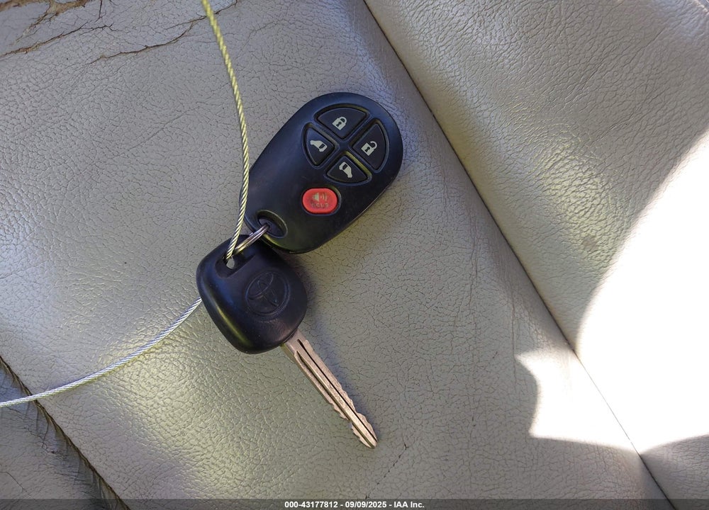 2011 TOYOTA SIENNA VIN: 5TDKK3DC1BS069403