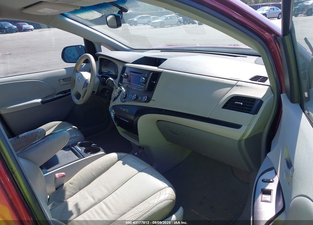 2011 TOYOTA SIENNA VIN: 5TDKK3DC1BS069403