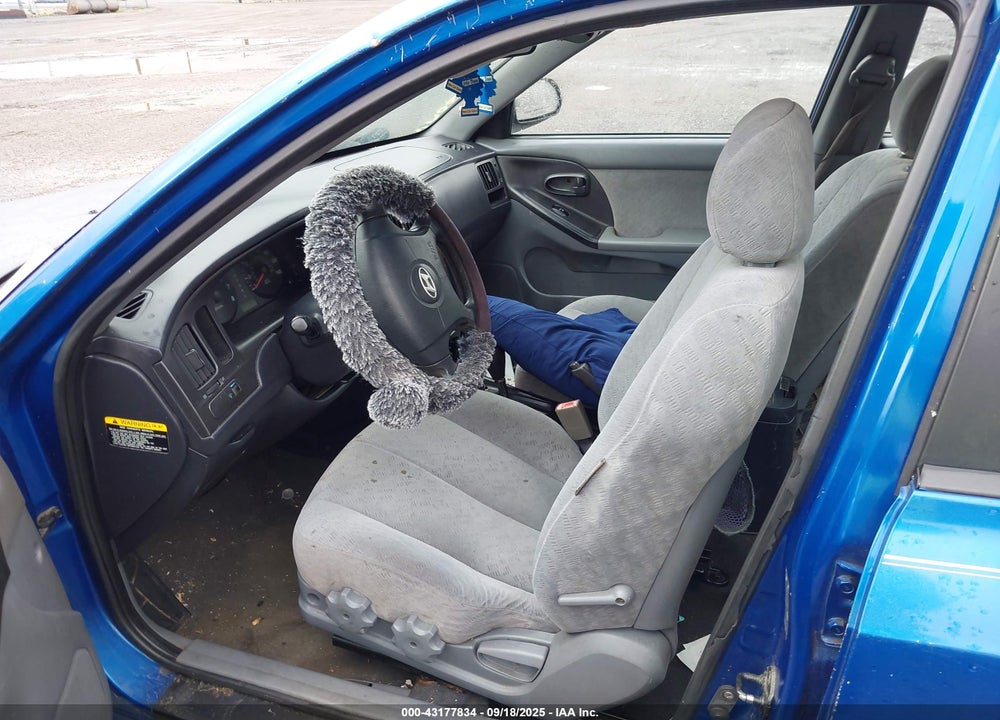 2005 HYUNDAI ELANTRA VIN: KMHDN46D95U081919