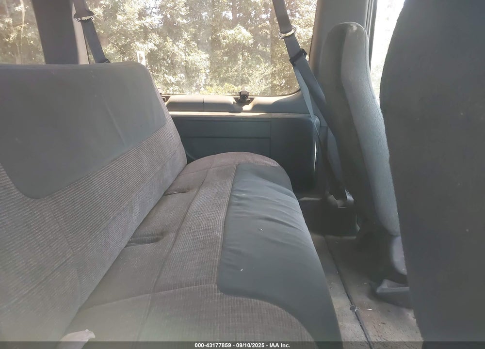 1994 FORD ECONOLINE E350 SUPER DUTY VIN: 1FBJS31H6RHB38911