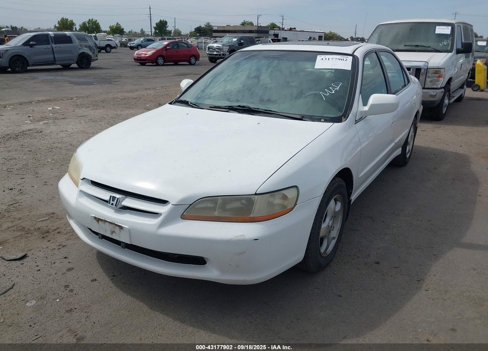 2000 HONDA ACCORD 3.0 EX VIN: 1HGCG1659YA037525