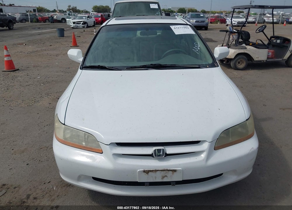 2000 HONDA ACCORD 3.0 EX VIN: 1HGCG1659YA037525