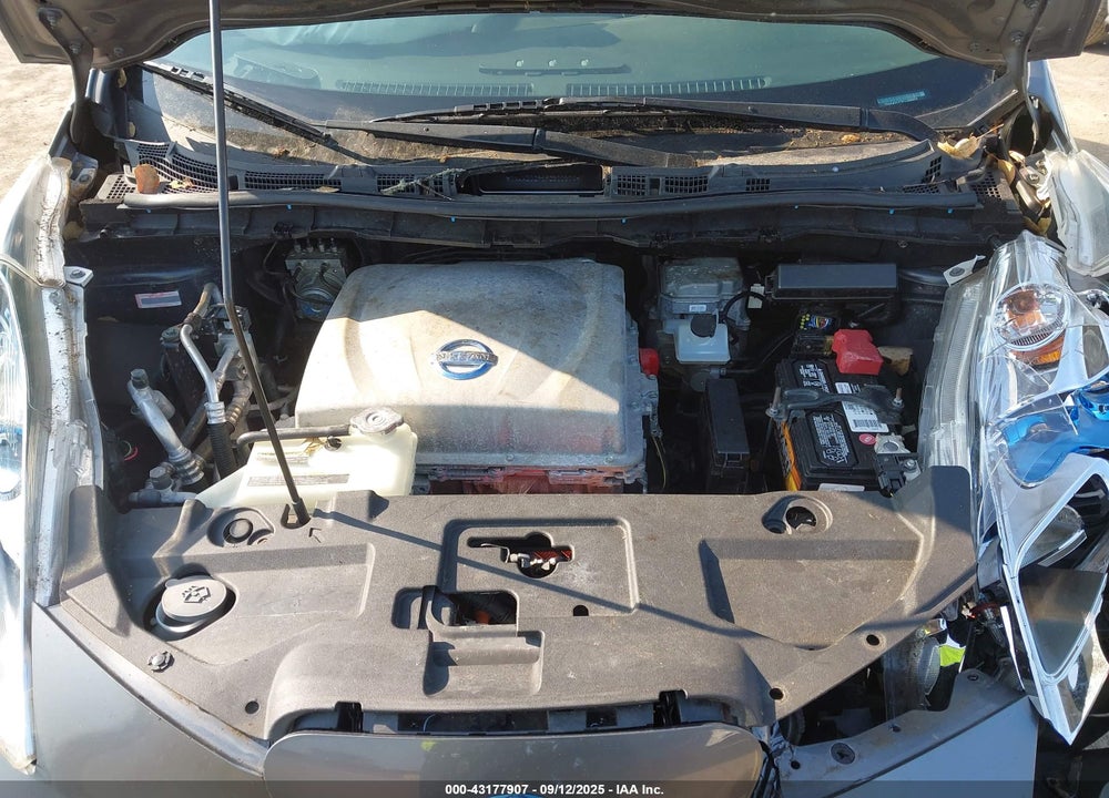 2015 NISSAN LEAF VIN: 1N4AZ0CP5FC300374