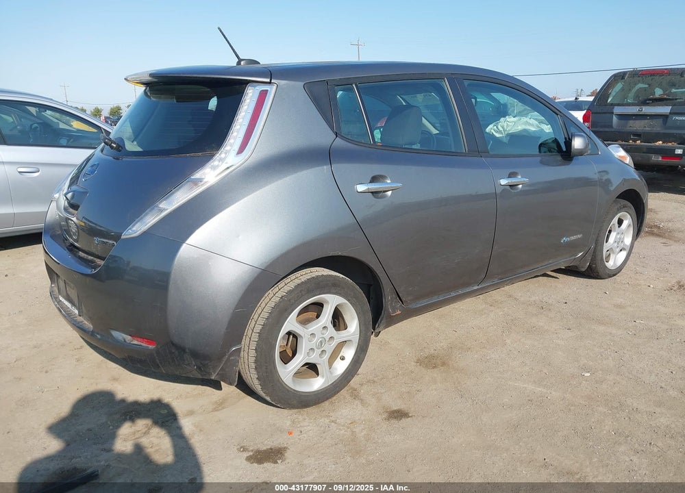 2015 NISSAN LEAF VIN: 1N4AZ0CP5FC300374