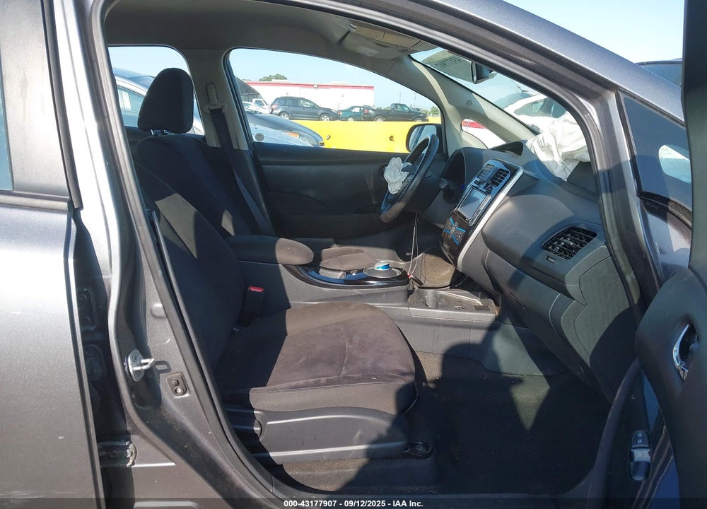 2015 NISSAN LEAF VIN: 1N4AZ0CP5FC300374