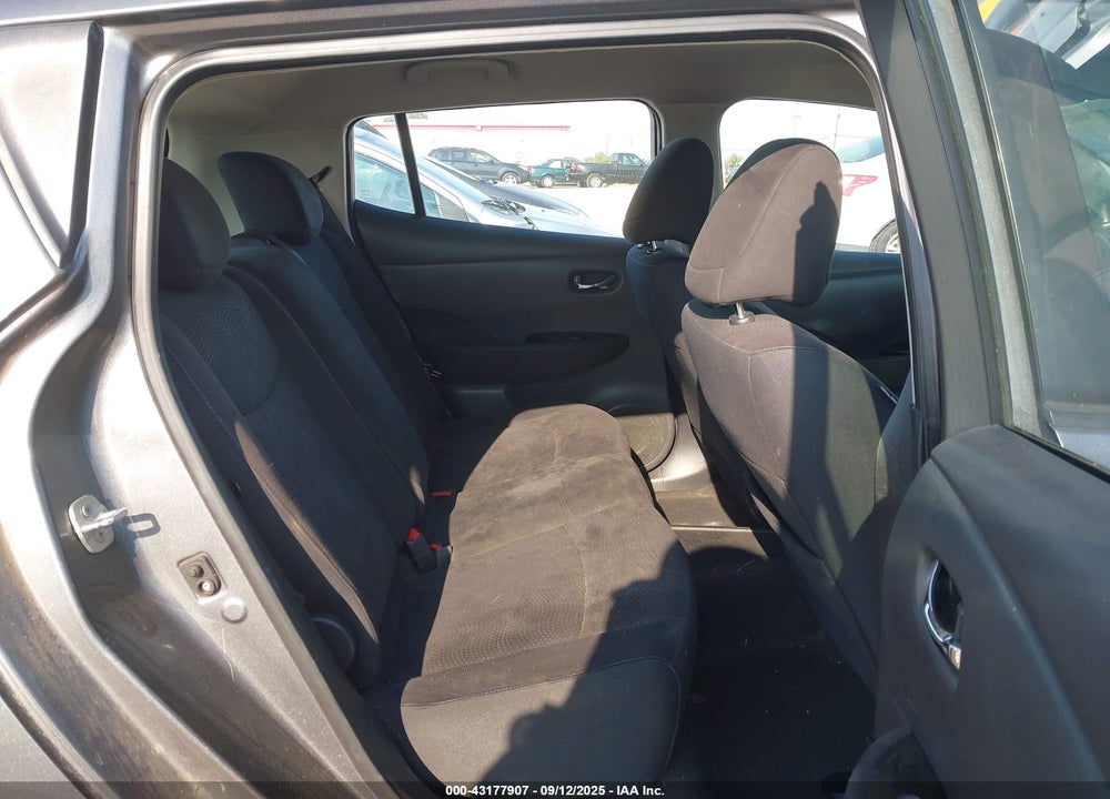 2015 NISSAN LEAF VIN: 1N4AZ0CP5FC300374