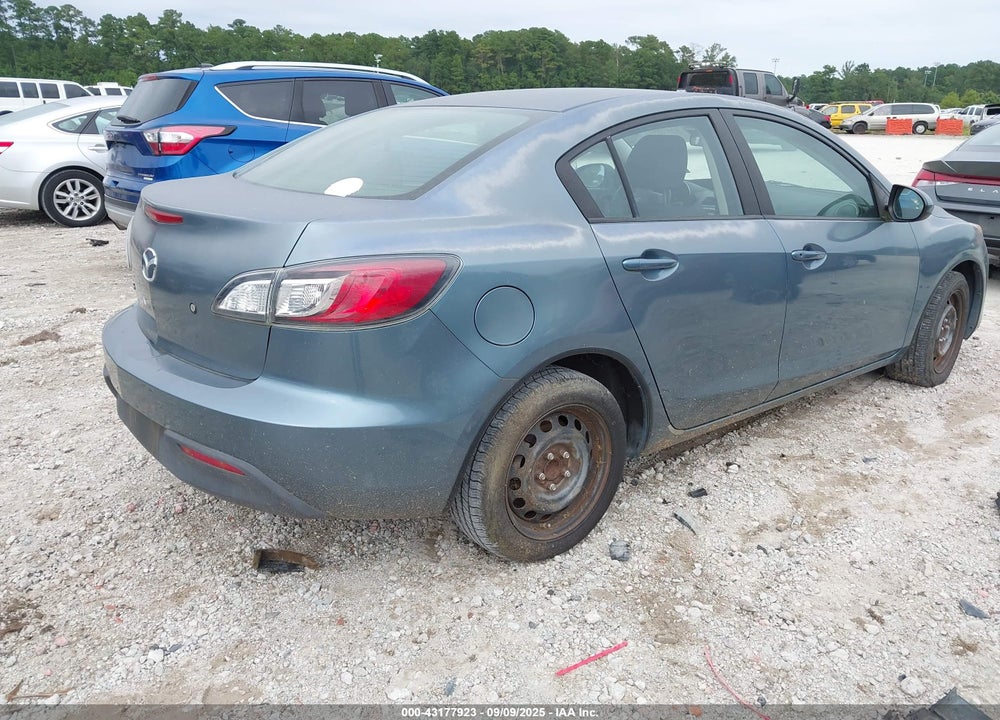 2011 MAZDA 3 VIN: JM1BL1UF0B1470885