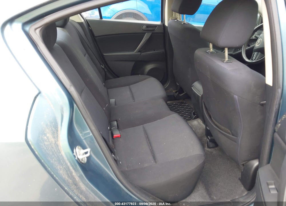 2011 MAZDA 3 VIN: JM1BL1UF0B1470885