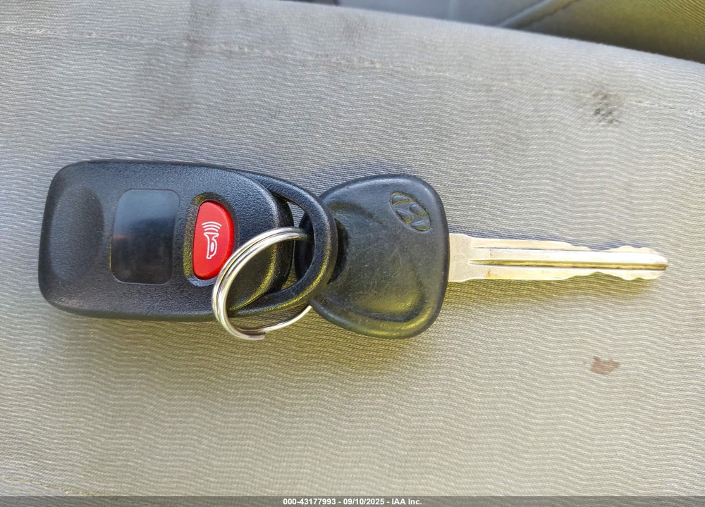 2010 HYUNDAI ELANTRA GLS VIN: KMHDU4ADXAU918634