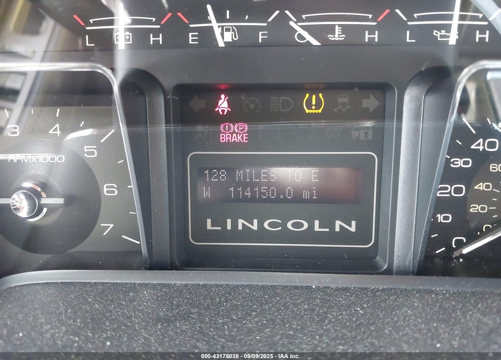 2010 LINCOLN NAVIGATOR VIN: 5LMJJ2J59AEJ01672
