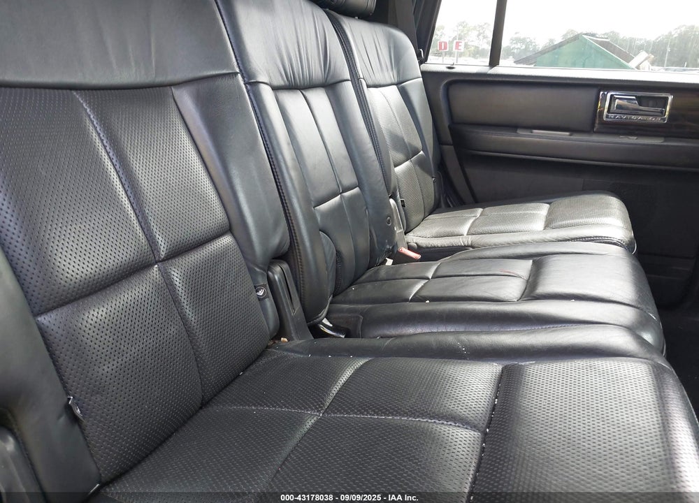 2010 LINCOLN NAVIGATOR VIN: 5LMJJ2J59AEJ01672