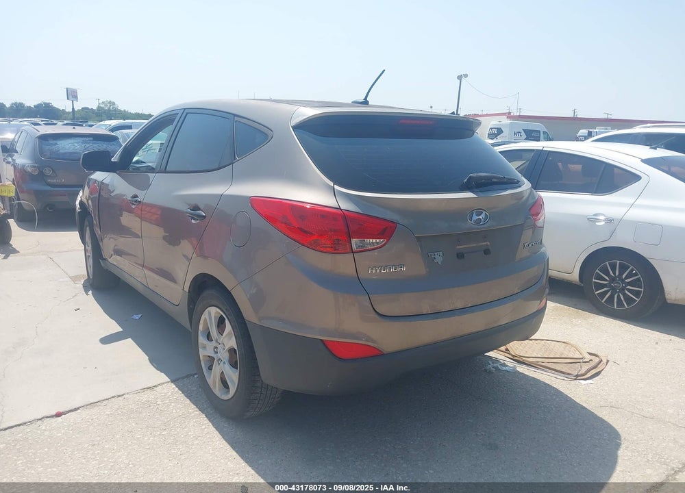 2011 HYUNDAI TUCSON VIN: KM8JT3AB2BU199461