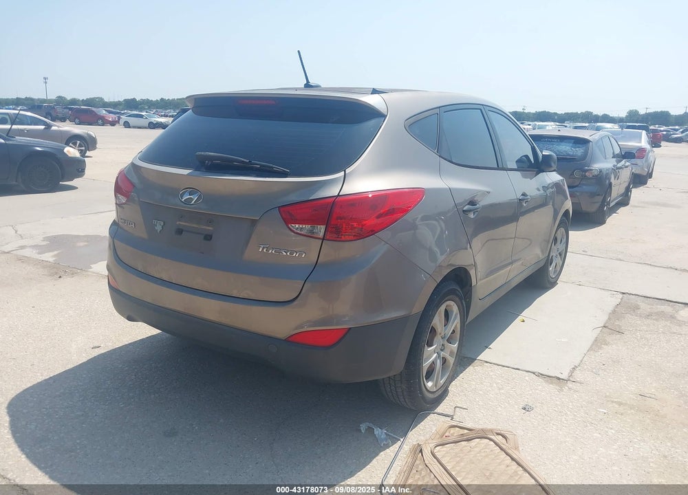 2011 HYUNDAI TUCSON VIN: KM8JT3AB2BU199461