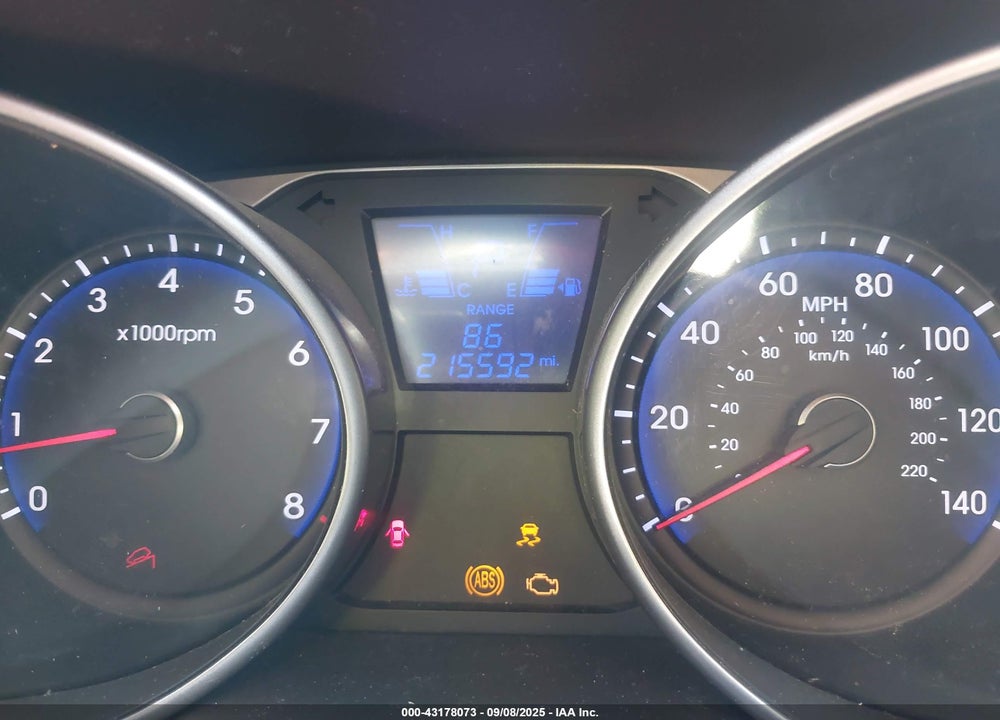 2011 HYUNDAI TUCSON VIN: KM8JT3AB2BU199461