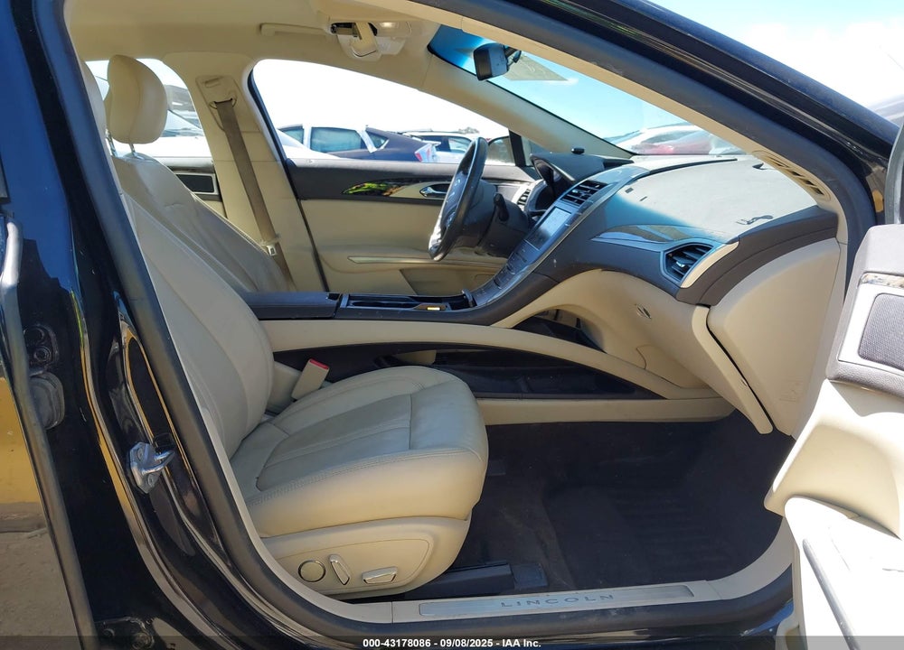 2014 LINCOLN MKZ VIN: 3LN6L2LU4ER827725