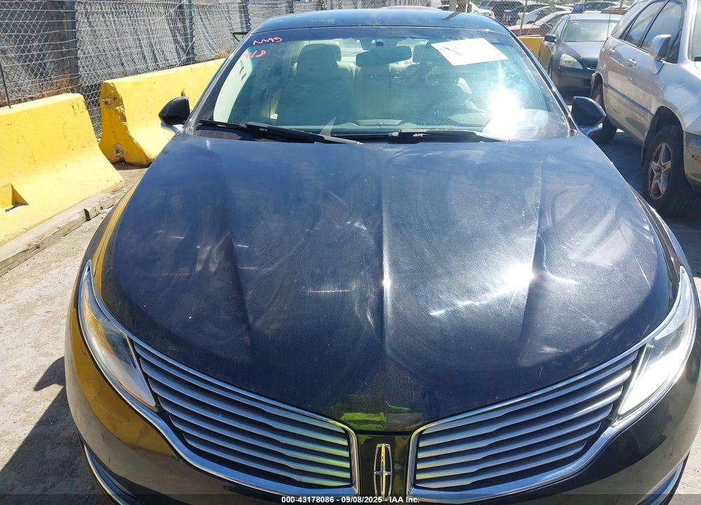 2014 LINCOLN MKZ VIN: 3LN6L2LU4ER827725