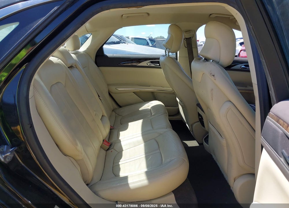 2014 LINCOLN MKZ VIN: 3LN6L2LU4ER827725