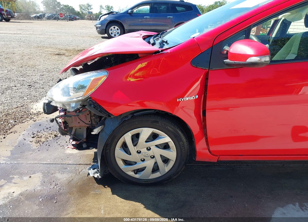 2015 TOYOTA PRIUS C TWO VIN: JTDKDTB31F1582909