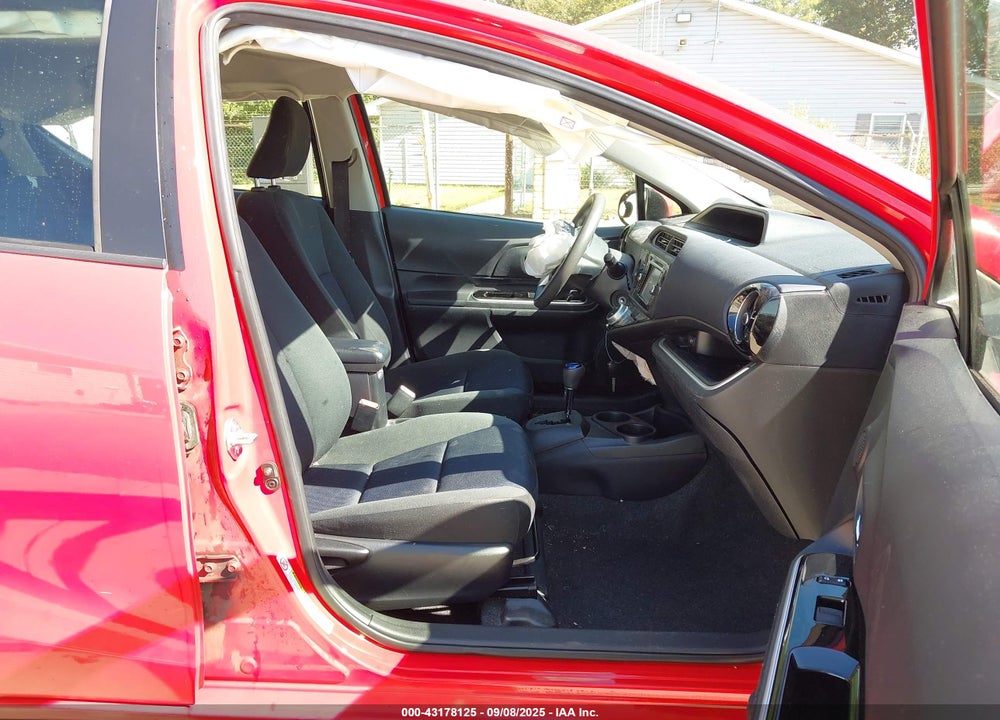 2015 TOYOTA PRIUS C TWO VIN: JTDKDTB31F1582909