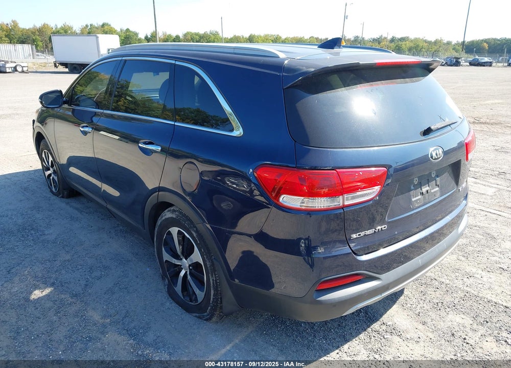 2016 KIA SORENTO VIN: 5XYPH4A17GG029893