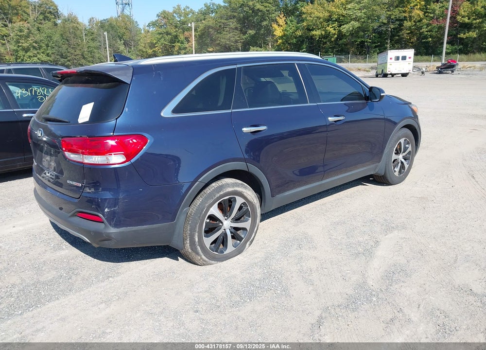 2016 KIA SORENTO VIN: 5XYPH4A17GG029893