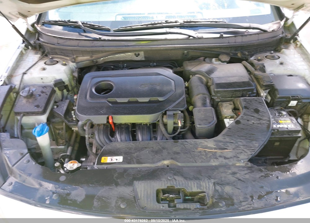 2015 HYUNDAI SONATA VIN: 5NPE24AF2FH196027