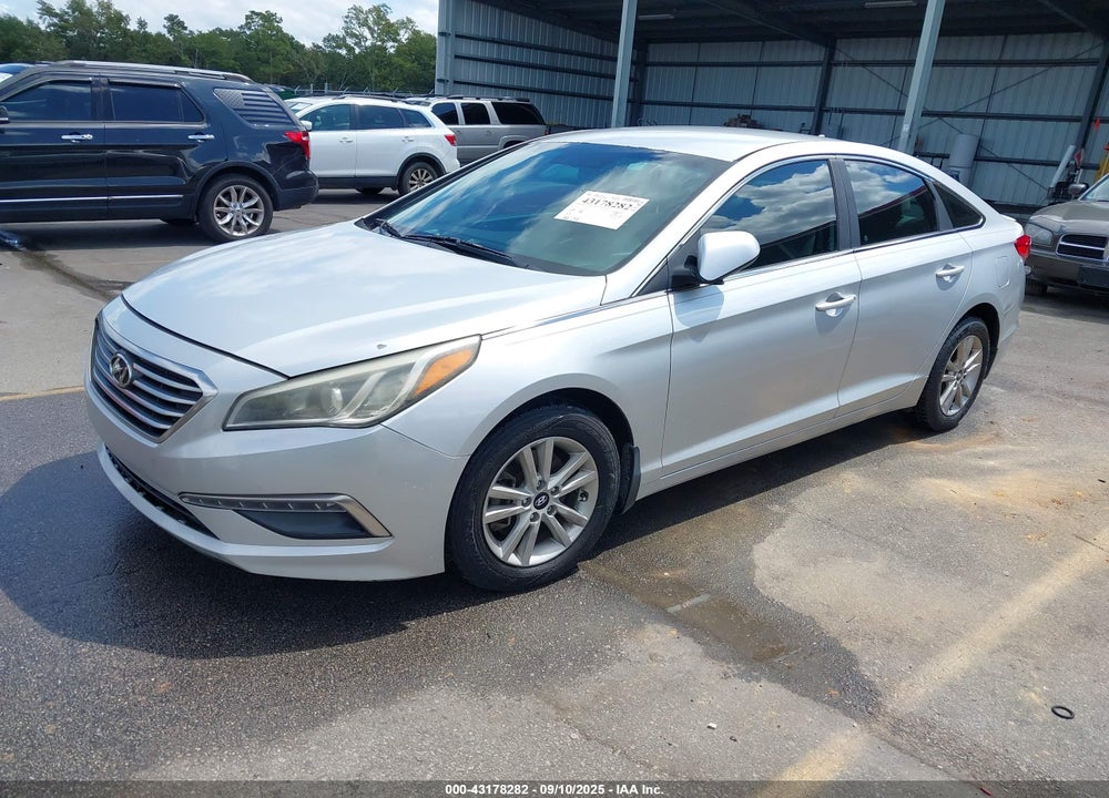 2015 HYUNDAI SONATA VIN: 5NPE24AF2FH196027