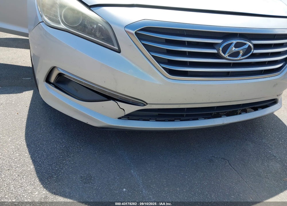 2015 HYUNDAI SONATA VIN: 5NPE24AF2FH196027