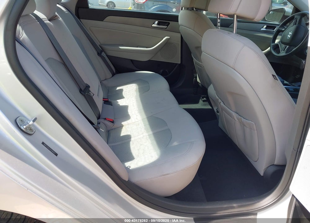 2015 HYUNDAI SONATA VIN: 5NPE24AF2FH196027