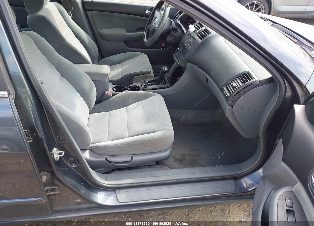 2004 HONDA ACCORD 2.4 LX VIN: 1HGCM56324A172936