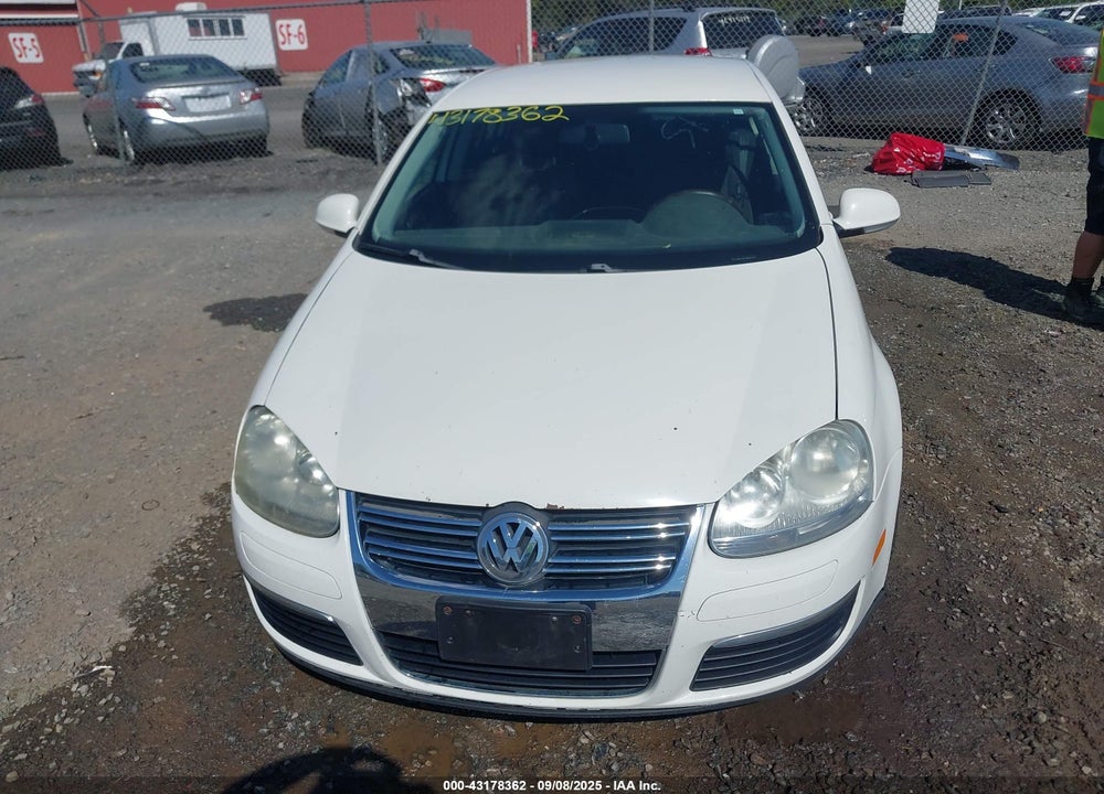 2010 VOLKSWAGEN JETTA VIN: 3VWJZ7AJ2AM022183