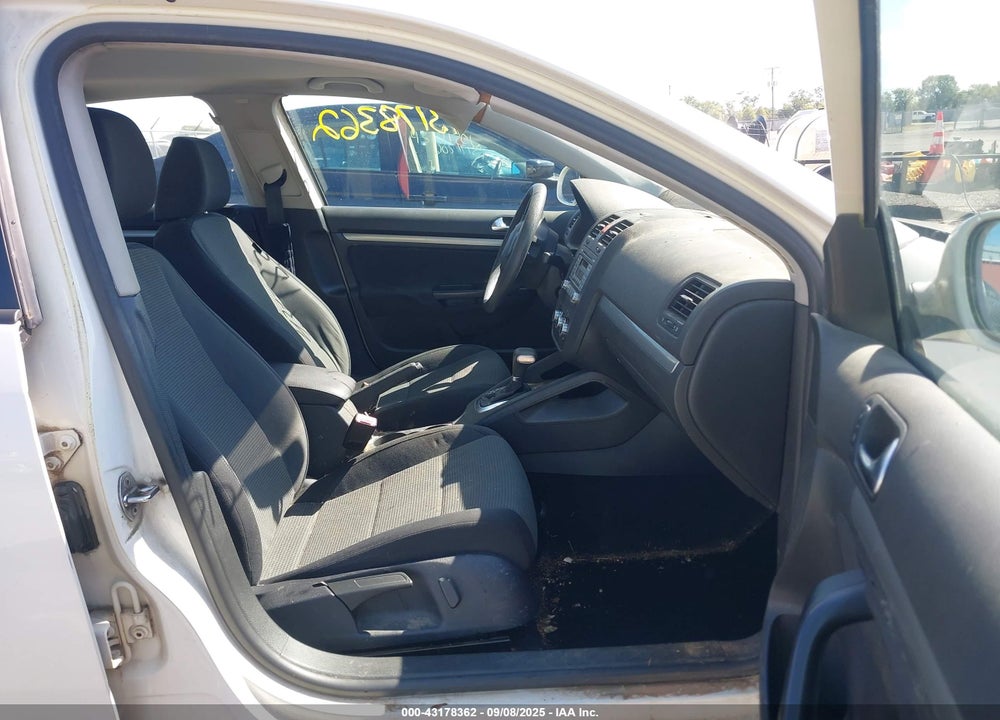 2010 VOLKSWAGEN JETTA VIN: 3VWJZ7AJ2AM022183