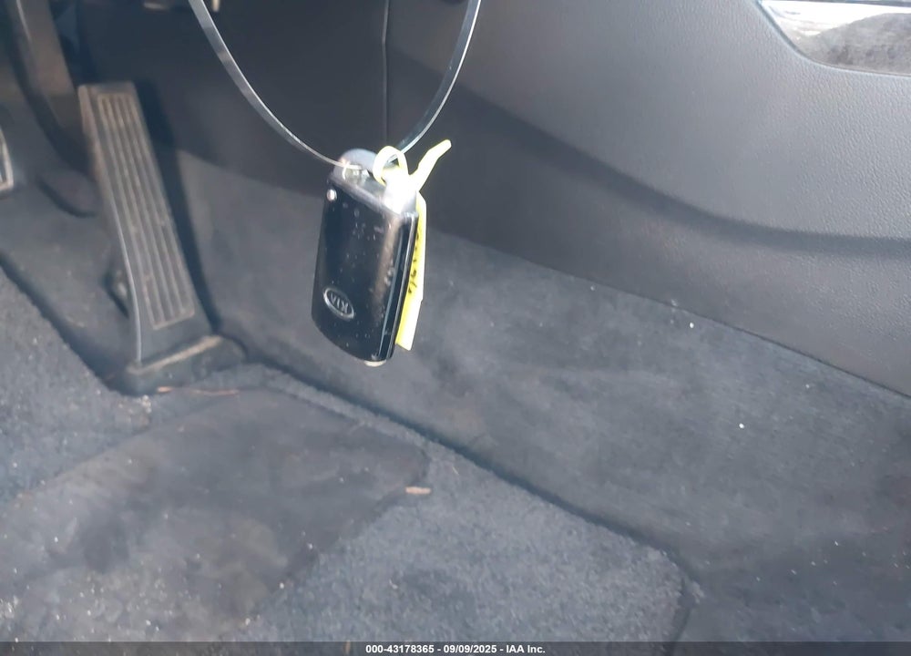 2014 KIA CADENZA VIN: KNALN4D7XE5159449