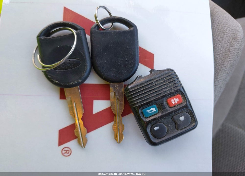 2004 FORD TAURUS SE VIN: 1FAFP53UX4A212797