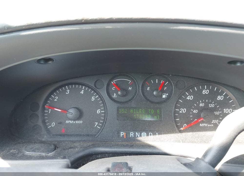 2004 FORD TAURUS SE VIN: 1FAFP53UX4A212797