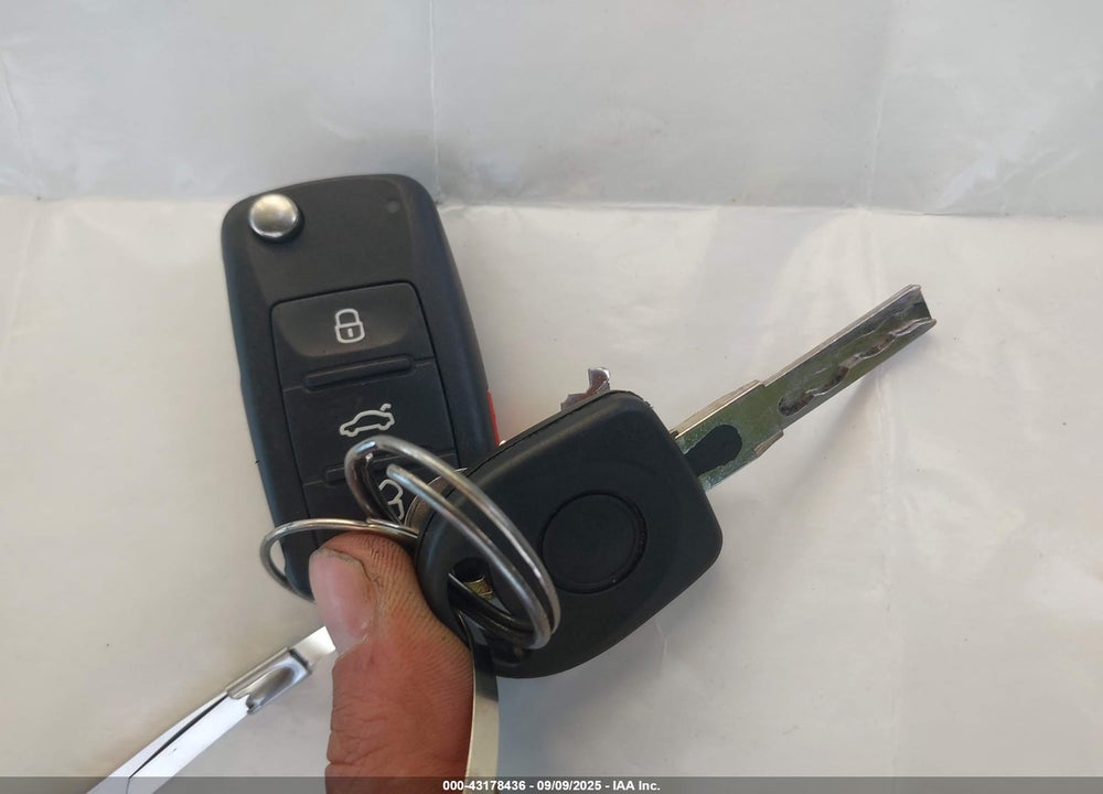 2012 VOLKSWAGEN JETTA SPORTWAGEN 2.5L SE VIN: 3VWPP7AJ7CM708626